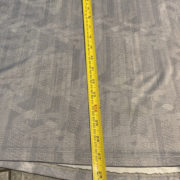 EUC Under Armour Tee - Picture 6 of 12